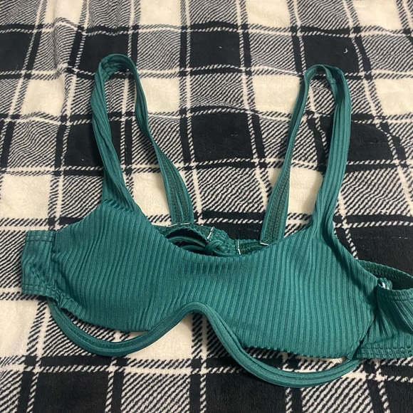 Women’s size medium green swimsuit top - Picture 1 of 5